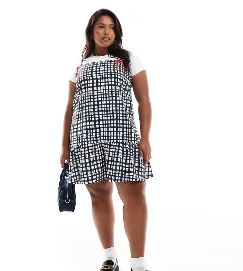 Renee Studio Plus x Holly Wynne - Exklusives, grau kariertes Mini-Camisole-Kleid mit Trägerschleifen und Schößchensaum von Renee Studio