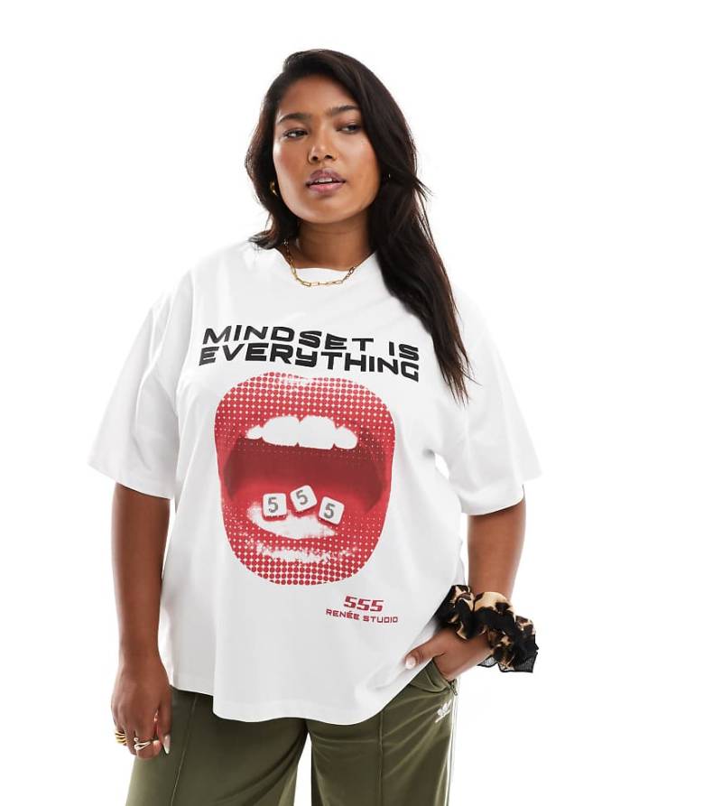 Renee Studio Plus x Holly Wynne - Exklusives T-Shirt in Weiß mit „Mindset Is Everything"-Mundprint von Renee Studio