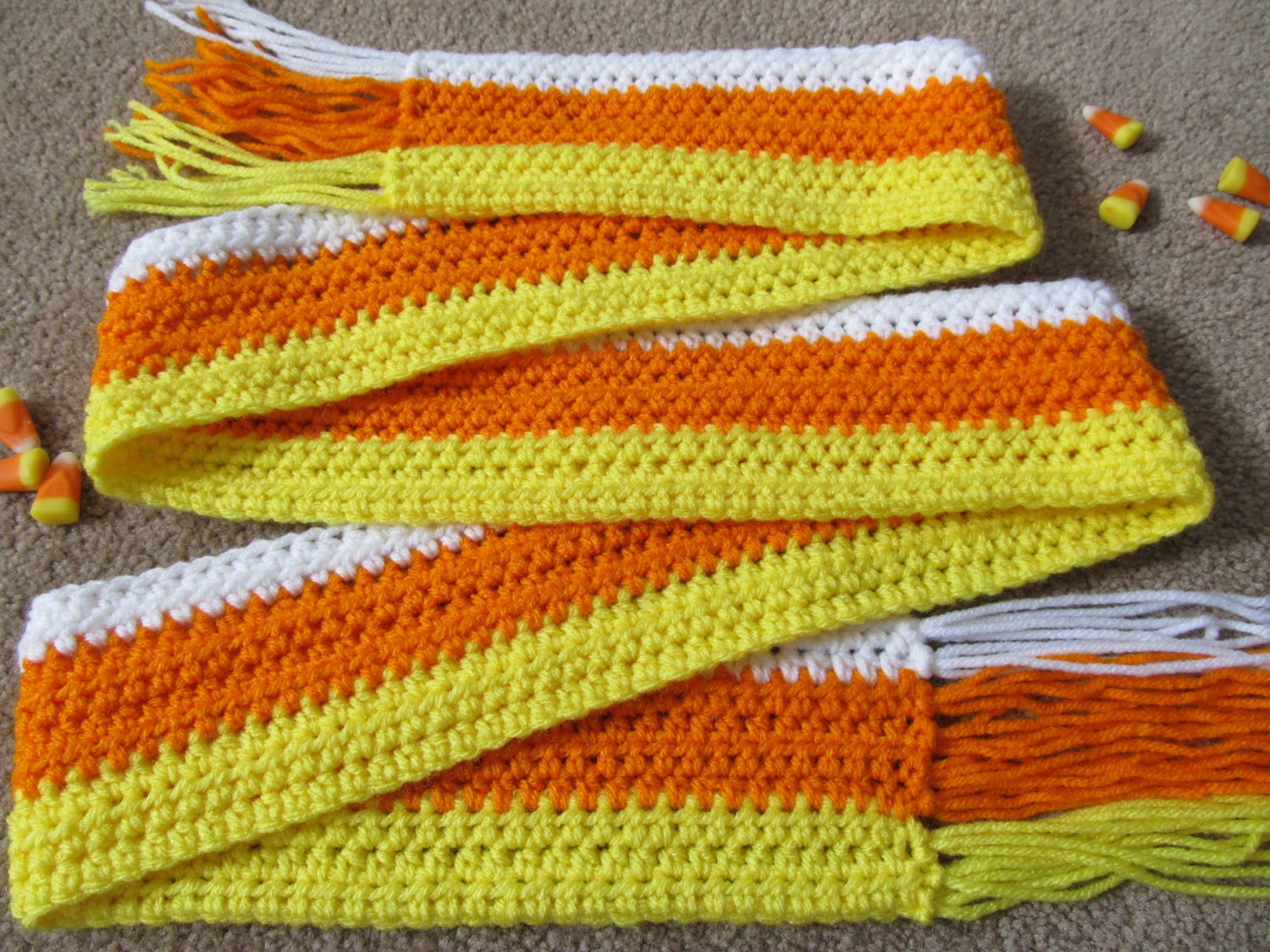 Halloween Candy Corn Schal Halloween Candy Corn Schal von FamilyThat