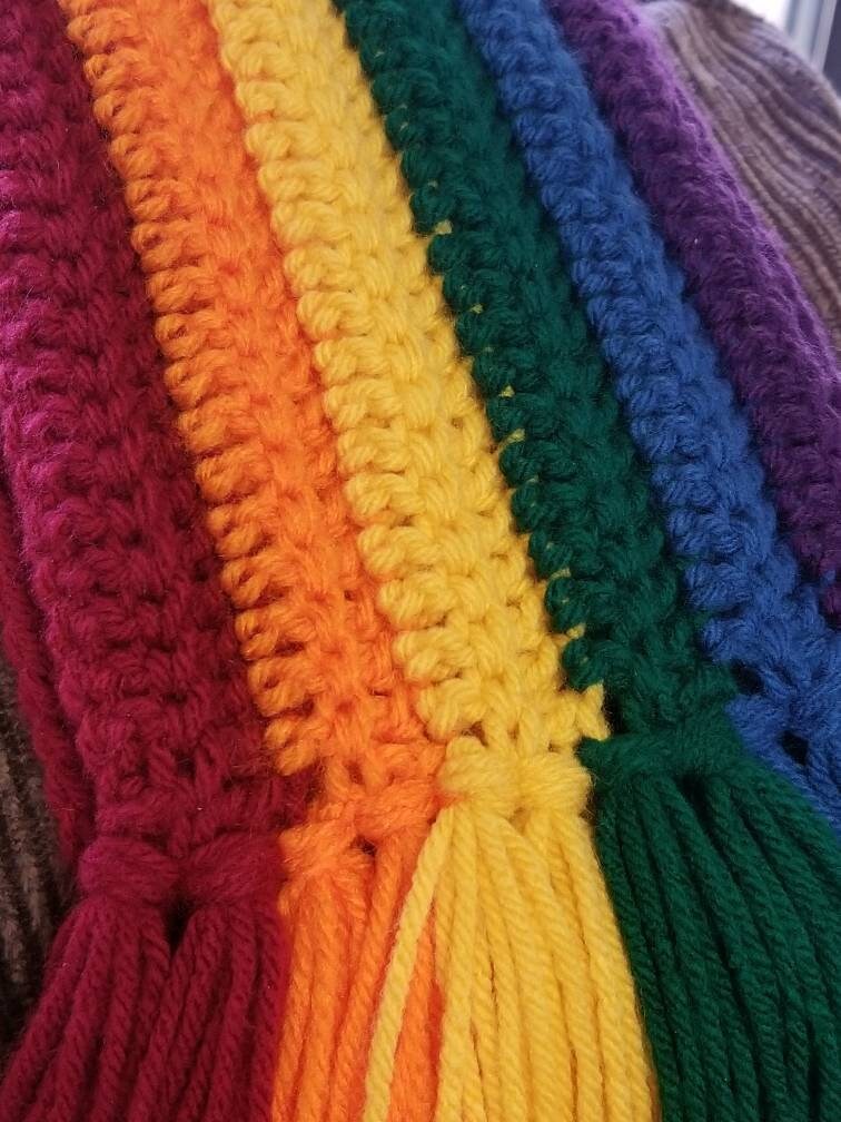 Leuchtender Regenbogen Schal, Gehäkelt Leuchtender Regenbogen Schal, Gehäkelt von FamilyThat