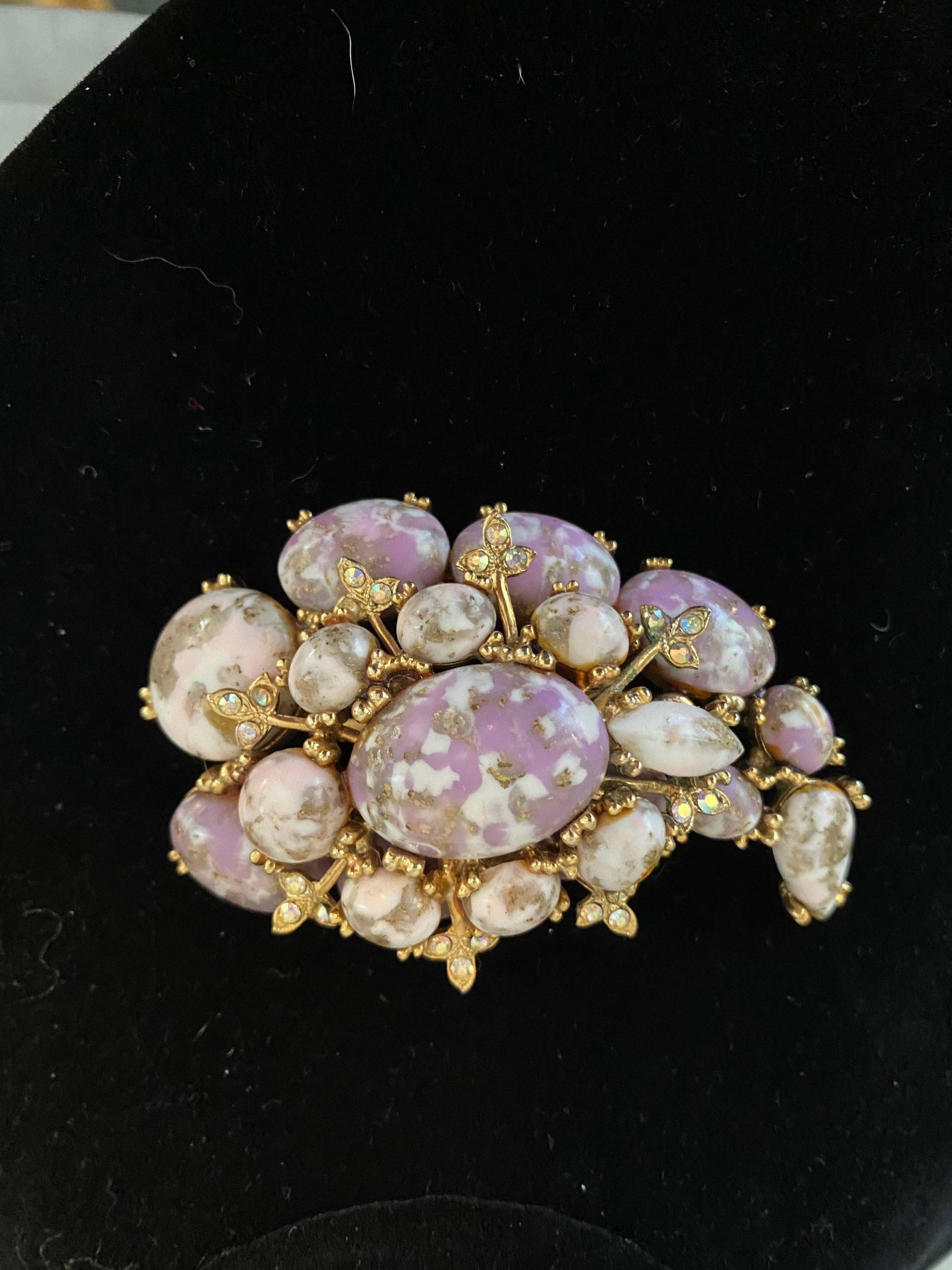 Har Brosche Pin Drachenei Signiert 1950Er Jahre Ultra Rare Lavender - Ausgezeichneter Zustand- Sammlerstück Har Brosche Pin Drachenei Signiert 1950Er Jahre Ultra Rare Lavender - Ausgezeichneter Zustand- Sammlerstück von ReneeSparkles