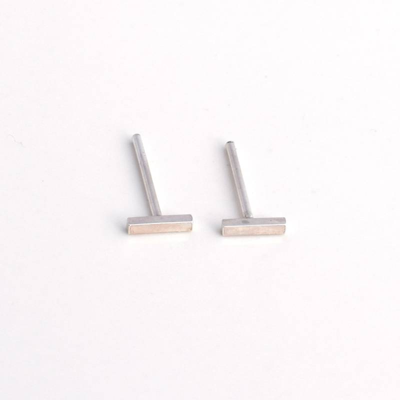 Micro Bar Ohrstecker - Sterling Silber Stapel Ohrringe Schlicht Minimalistisch Handgemacht Baby Kleine Zierliche Linie Micro Bar Ohrstecker - Sterling Silber Stapel Ohrringe Schlicht Minimalistisch Handgemacht Baby Kleine Zierliche Linie von RenegadeSilver