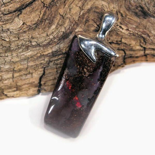 Anhänger Boulder Opal 925 Sterling Silber Unikat Handarbeit Unisex Silberschmuck Wachsausschmelzverfahren Queensland Multicolor Rot von ReniJaniDesign