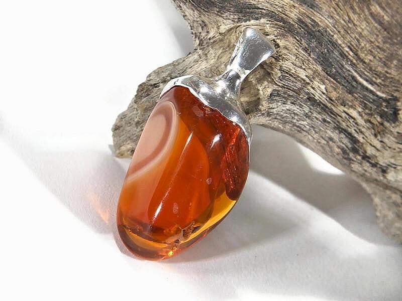 Handgefasster Feueropal Anhänger - 925 Silber Unikat Seltener Edelsteinstein Rot Orange von ReniJaniDesign