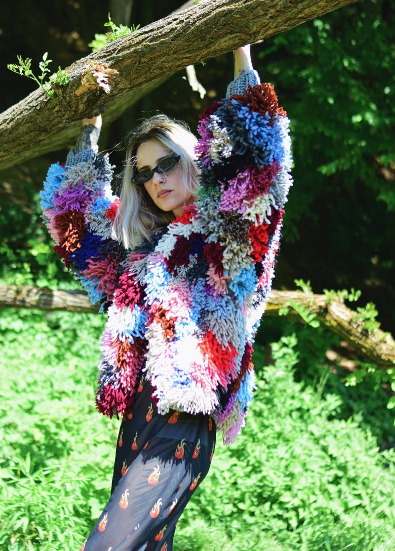 Mehrfarbige Zotteljacke Mit Langen Ärmeln. Handgestrickter Bomber Zero Waste. Grobstrick Strickjacke. Festival Kleidung. Shag Jacke Mehrfarbige Zotteljacke Mit Langen Ärmeln. Handgestrickter Bomber Zero Waste. Grobstrick Strickjacke. Festival Kleidung. Shag Jacke von RenieKnit