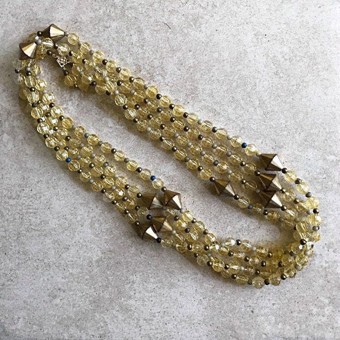 Extra Lange Vintage Perlenkette/Doppelstrang Halskette Gelbe Und Goldene Perlen Extra Lange Vintage Perlenkette/Doppelstrang Halskette Gelbe Und Goldene Perlen von RenovatedRETRO