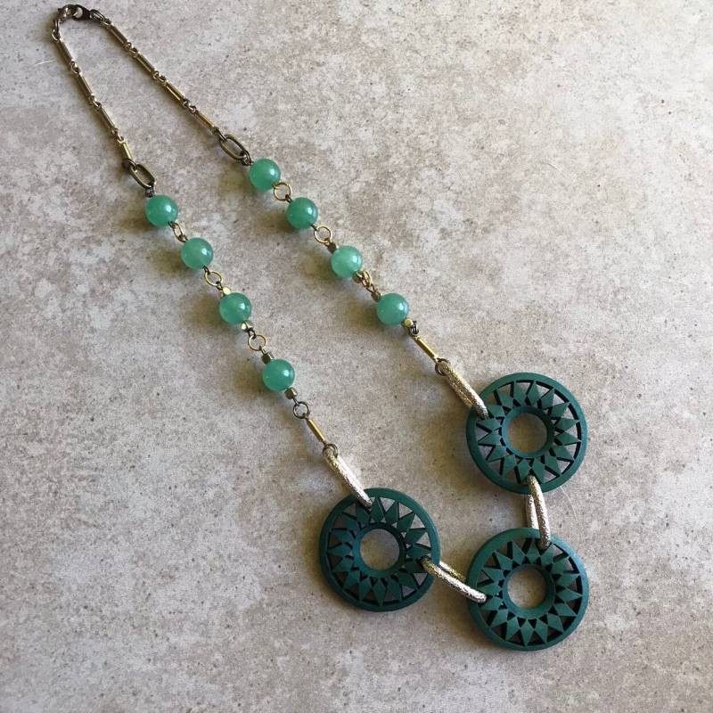 Türkisfarbene Und Jadefarbene Perlen Hölzerne Boho-Teal-statement-Halskette Türkisfarbene Und Jadefarbene Perlen Hölzerne Boho-Teal-statement-Halskette von RenovatedRETRO