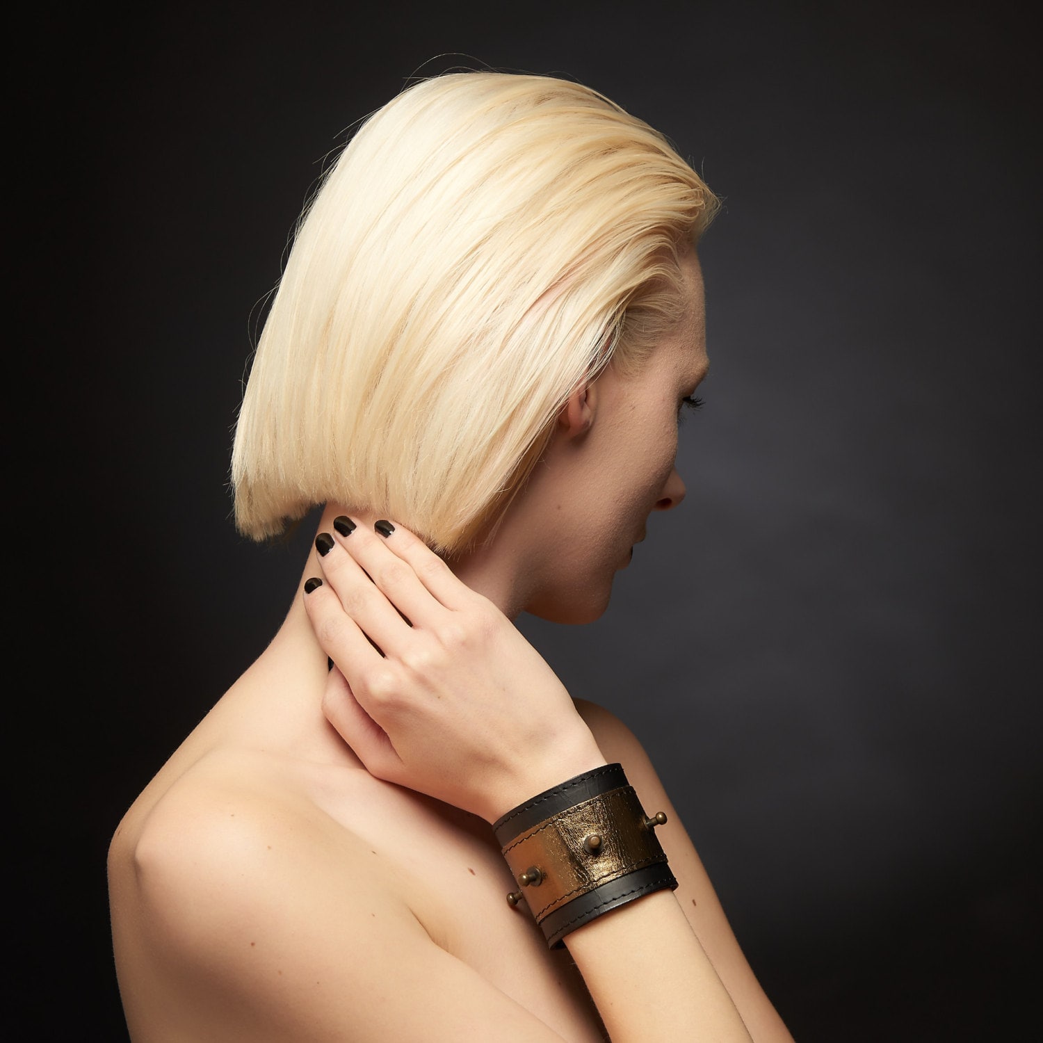 Nieten Leder Armreif Steampunk Gold & Schwarz Armband Nieten Leder Armreif Steampunk Gold & Schwarz Armband von Renush