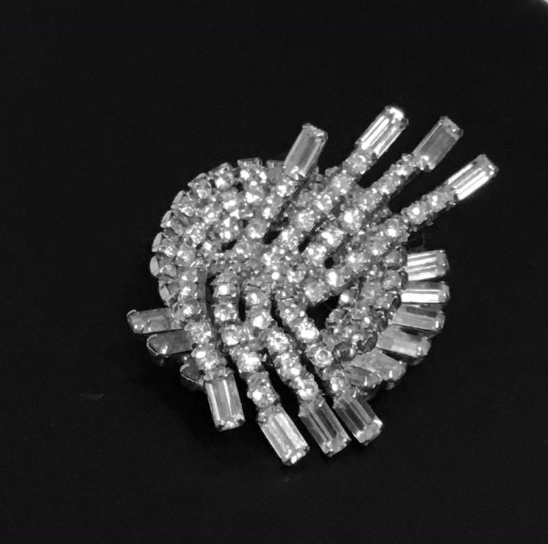 Art Deco Brosche Baguette Klare Strass Pin von ReoccuringDreams