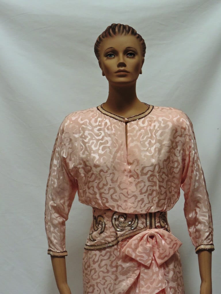 Cocktailkleid Rosa Seide Pailletten Perlen Rüschen Vintage 1980Er Jahre Neu Mit Tags von ReoccuringDreams