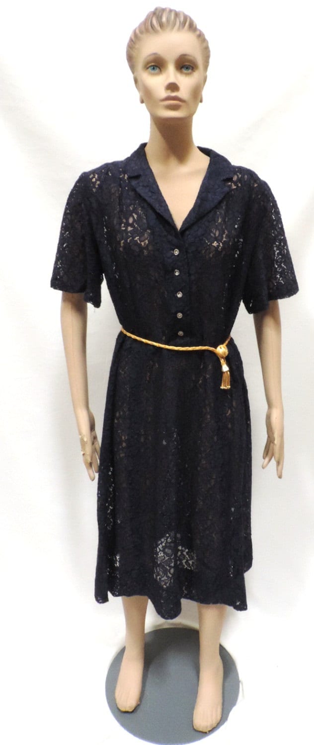Vintage Spitze Kleid Xxl Navy Blau Tag Hochzeit Unten Knie Plus Größe von ReoccuringDreams