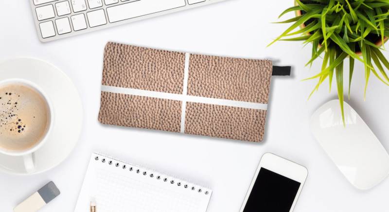 Kupfer Geometrico2 Gehämmerter Kupferdruck Make-Up Tasche Moderne Metall Federmäppchen von RepeatPatternCo