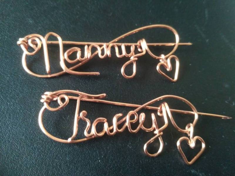 Personalisierter Schmuck, Namensbrosche Für Die Brautjungfer, Beste Freundin Geschenk, Benutzerdefinierte Draht Buchstaben, Weihnachtsgeschenk von Repior