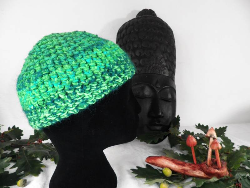 Emerald Grüne Handgehäkelte Wolle Beanie Hut Größe S - M von Repsychological
