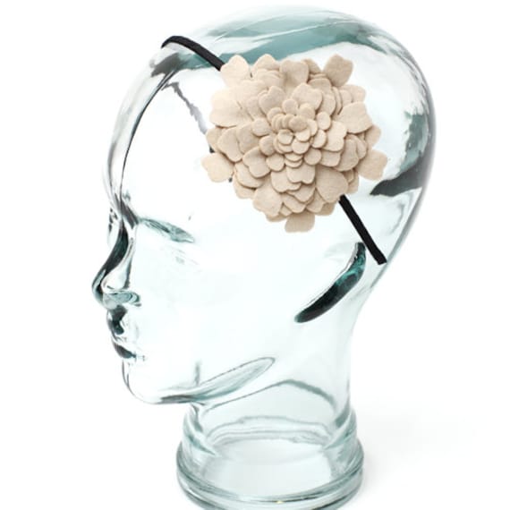 Elfenbeinfarbenes, Blumenförmiges Stirnband von RepublicofPigtails