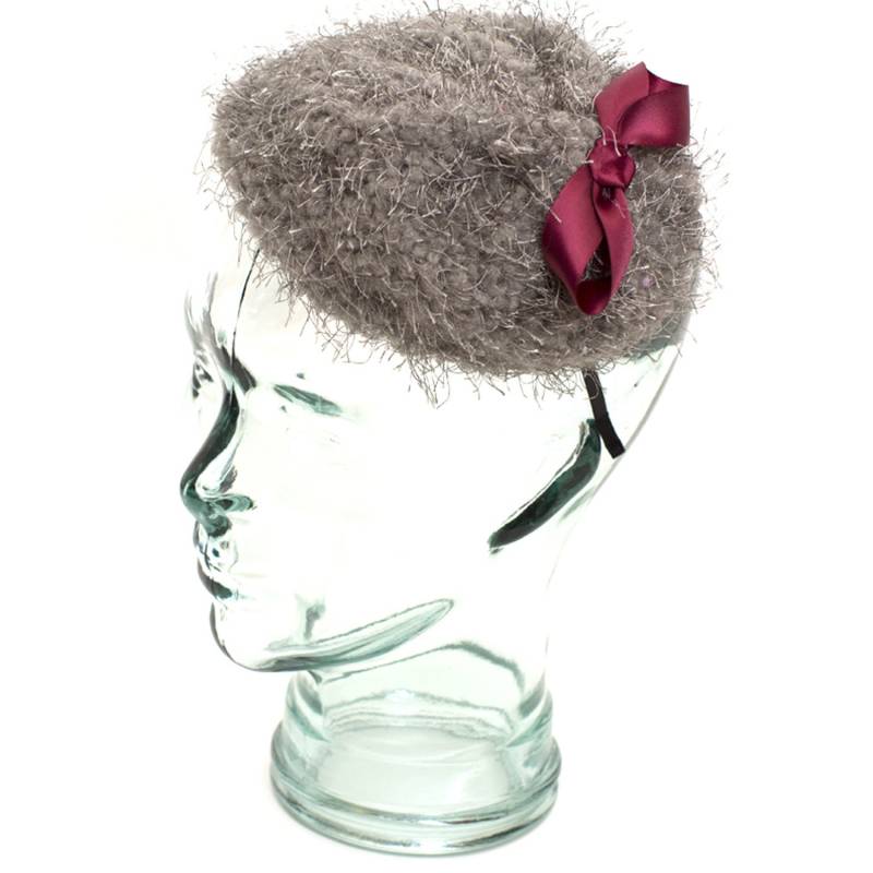 Graues Polyester Topi/ Stirnband/ Fascinator Mit Rotbrauner Schleife von RepublicofPigtails