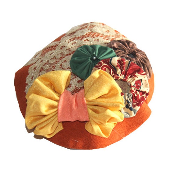 Sale - Kleiner Hut Fascinator in Der Farbe Warmes Orange von RepublicofPigtails