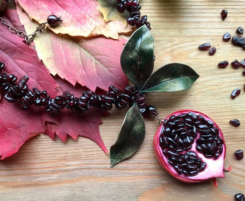 Granat Halskette Garten Frucht, Eleganter Schmuck, Persephone Göttinnen Halskette, Halloween Kostüm, Echter Edelstein von RereshechkaDesign