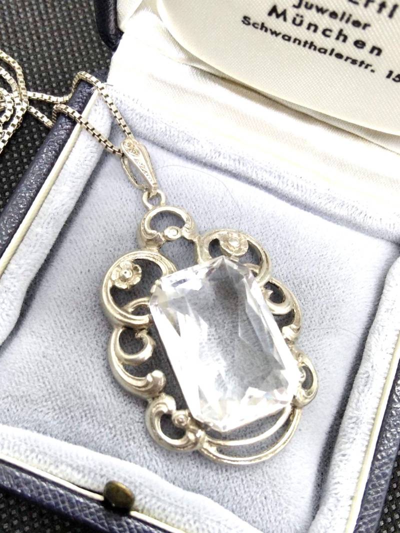 1920S Jugendstil Großer Silber Anhänger Mit Riesigen Bergkristall Fein Gearbeitet Um 1920 von Residenzler