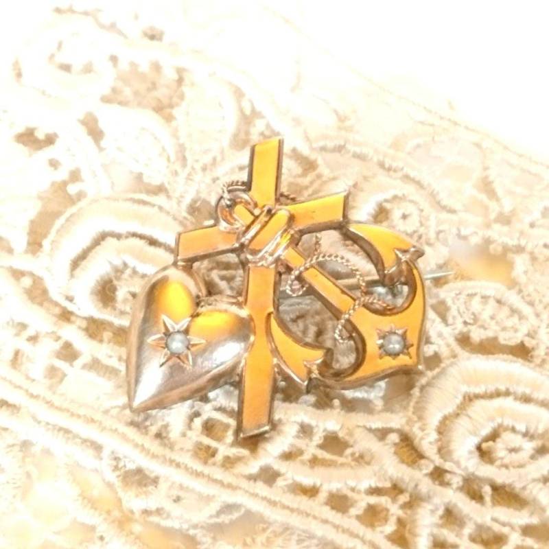 Jugendstil Liebe Glaube Hoffnung Brosche Um 1900 Antike Anstecknadel von Residenzler