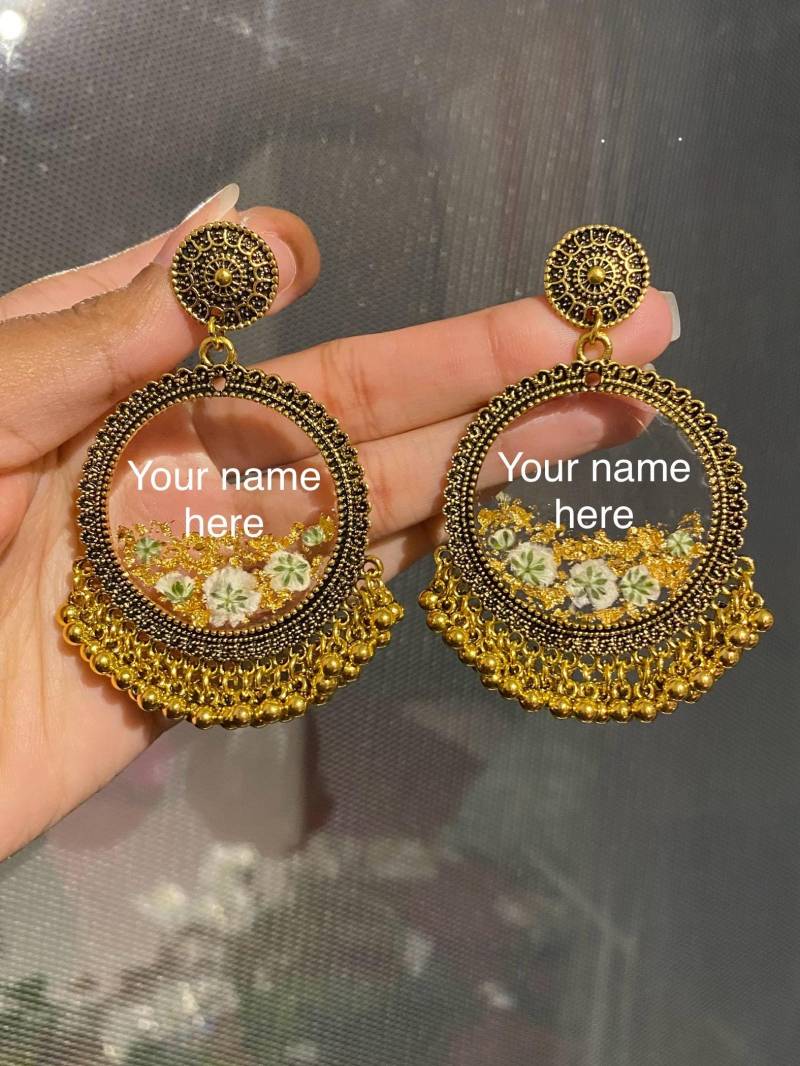 Harz Ohrringe - Personalisierte Resin Jhumkas Mit Name, Handgemachte Harz-Ohrringe Namen Personalisierte Ohrringe von ResinRaysss