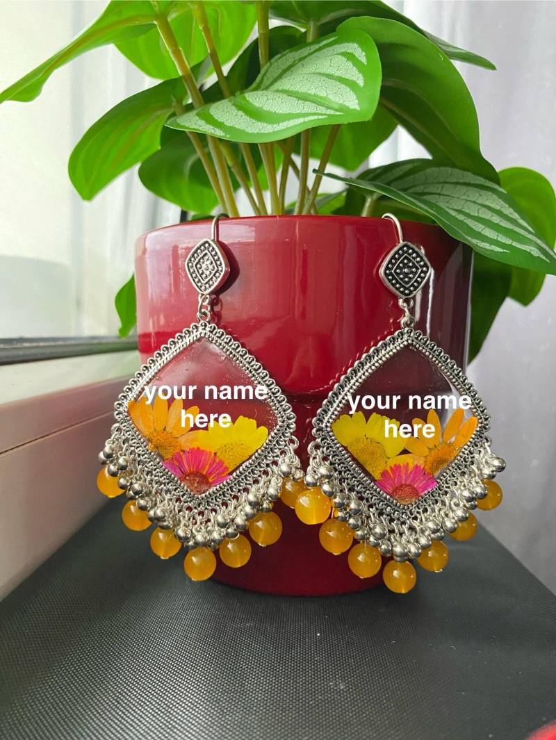 Personalisierte Harz Ohrringe - Resin Jhumkas Mit Name, Personalisierte Handgemachte Harz-Ohrringe Namen von ResinRaysss