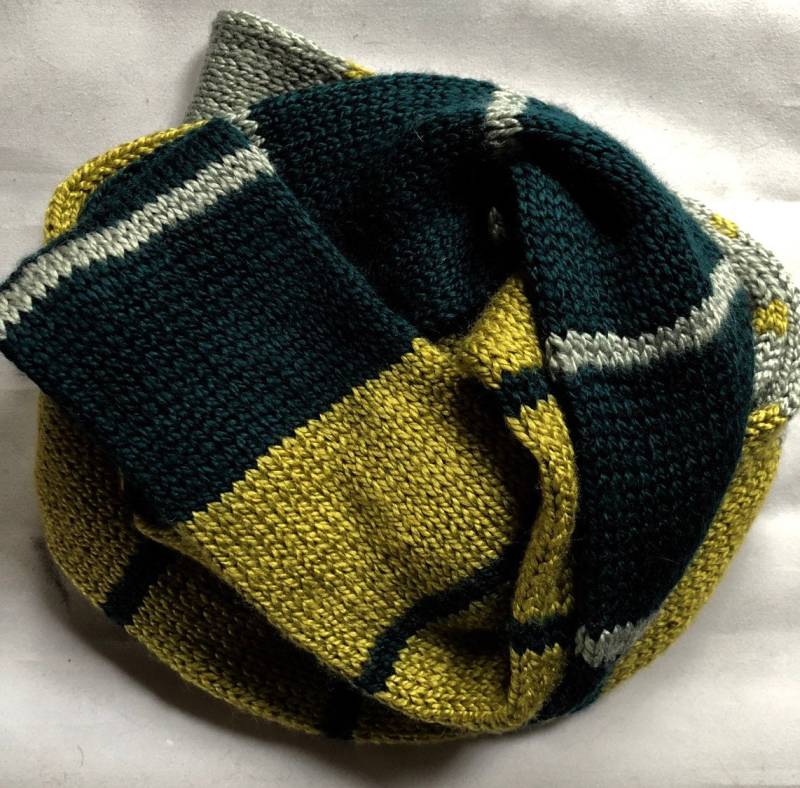 Handgestrickte Schal Handgestrickte Schal von Reskeined