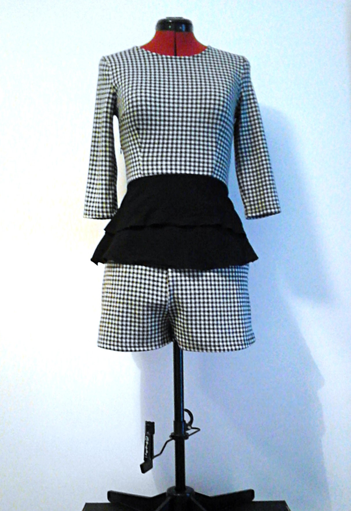 Monochrome Karo Co-Ord Top&shorts Set ∞ One Of A Kind Upcycled Eco-Fashion Monochrome Karo Co-Ord Top&shorts Set ∞ One Of A Kind Upcycled Eco-Fashion von Retailored