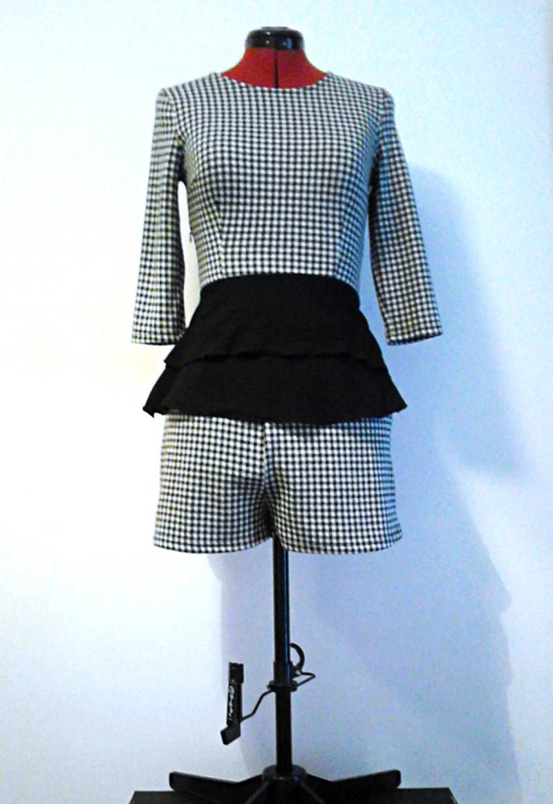 Monochrome Karo Co-Ord Top&shorts Set ∞ One Of A Kind Upcycled Eco-Fashion Monochrome Karo Co-Ord Top&shorts Set ∞ One Of A Kind Upcycled Eco-Fashion von Retailored