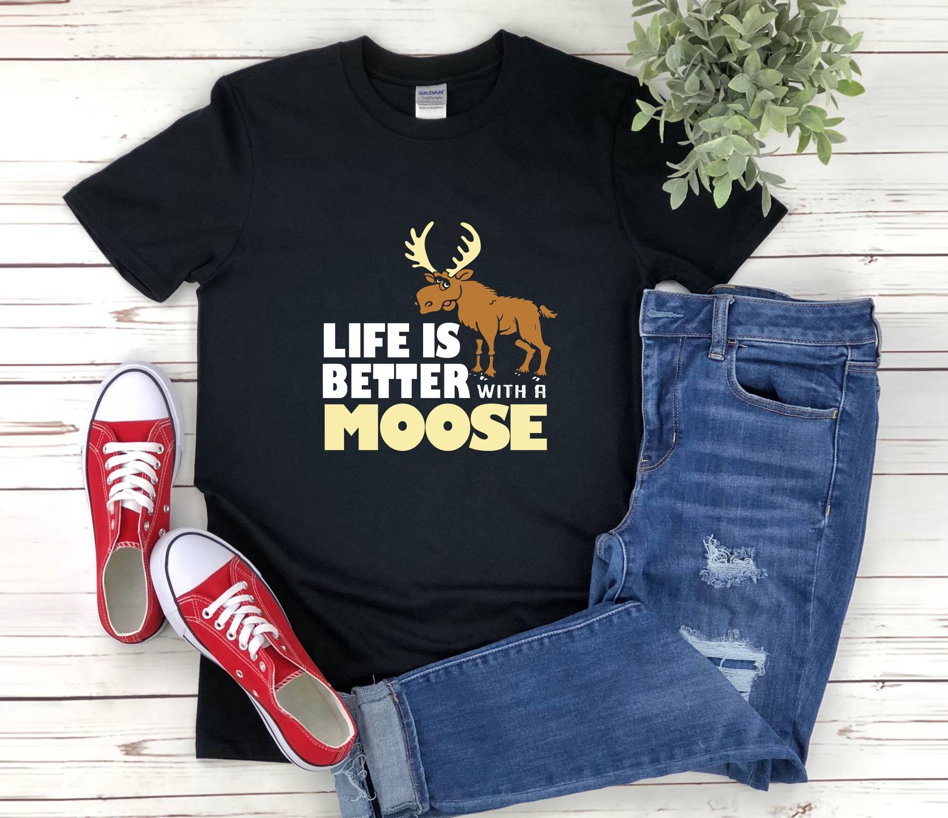 Lustiges Elch Shirt, Life Is Better With A Elch, Jagd, Liebhaber, Tshirt, Geschenke, Hirsch Shirt Lustiges Elch Shirt, Life Is Better With A Elch, Jagd, Liebhaber, Tshirt, Geschenke, Hirsch Shirt von Retailorie