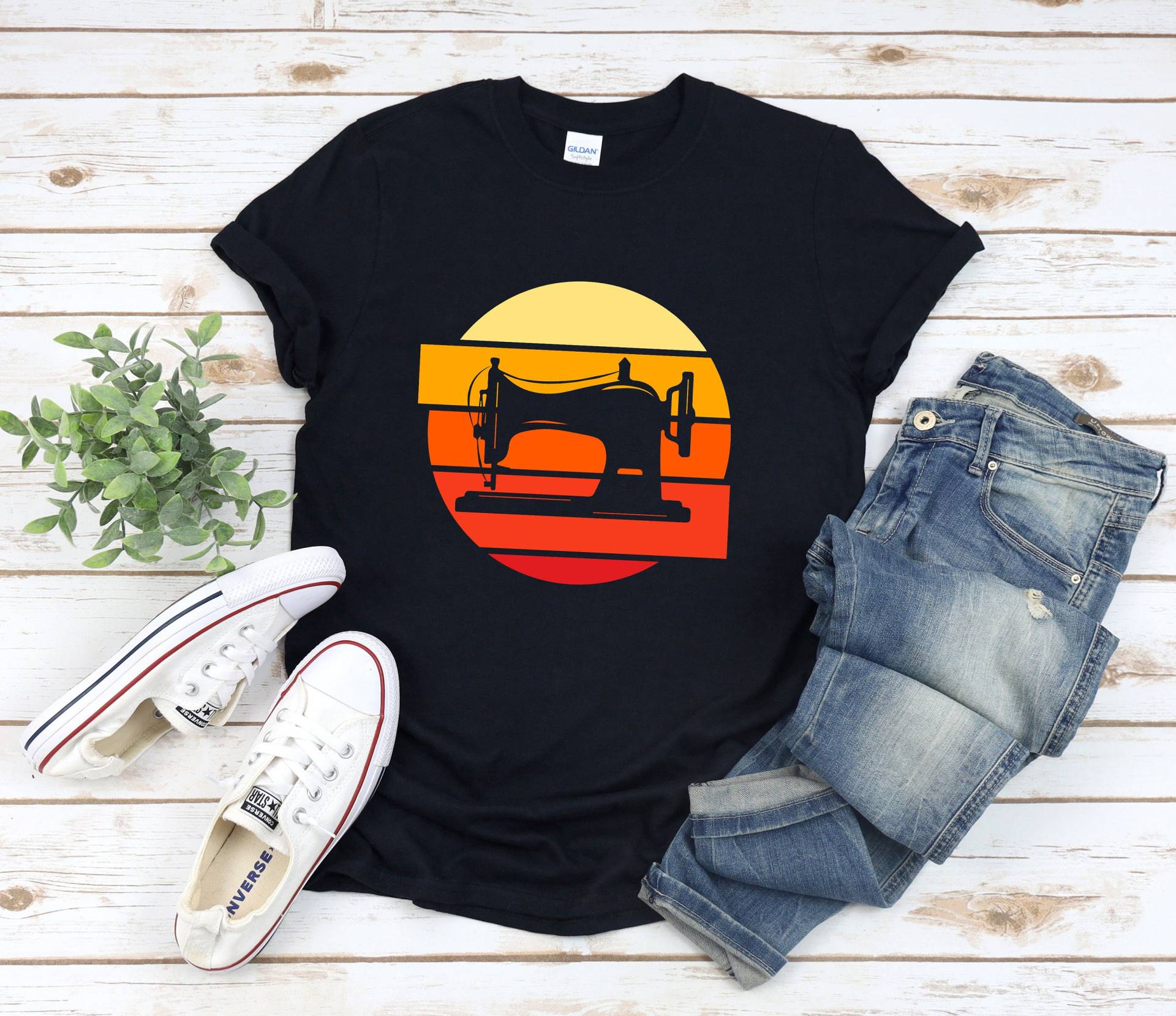 Nähmaschine Shirt, Retro Nähmaschine, Quilt, Vintage Schneidershirt, Nähshirt, Schneiderin Shirt Nähmaschine Shirt, Retro Nähmaschine, Quilt, Vintage Schneidershirt, Nähshirt, Schneiderin Shirt von Retailorie