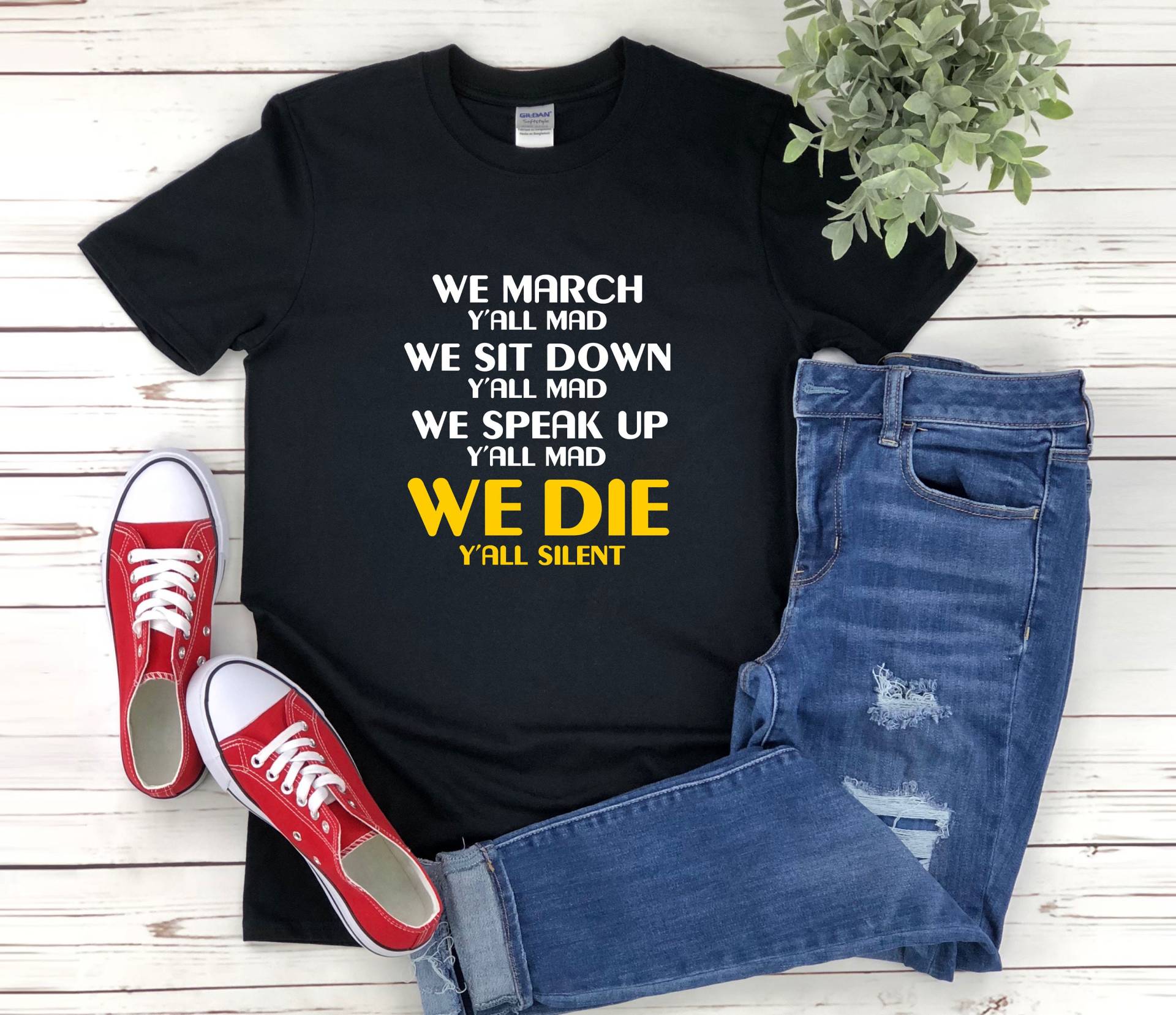 Schwarzes Geschichte Shirt, Gleichheit Schwarzer Geschichtsmonat Bürgerrechte We Speak Up Yall Mad Die Silent Schwarzes Geschichte Shirt, Gleichheit Schwarzer Geschichtsmonat Bürgerrechte We Speak Up Yall Mad Die Silent von Retailorie