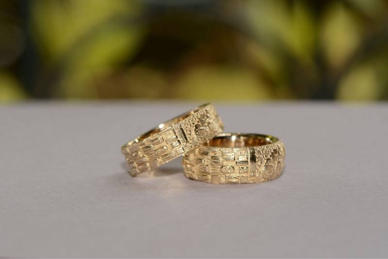 Klimt-Inspirierter Goldring Mit Mosaik-Design, Für Paare Und Eheringe von RethinkGold