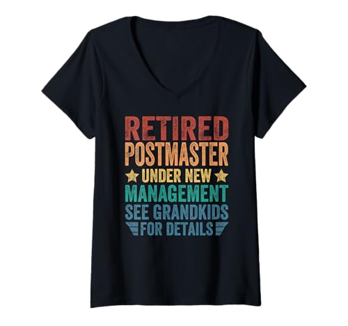 Damen Postmeister im Ruhestand unter Neuer Leitung für Großvater T-Shirt mit V-Ausschnitt Damen Postmeister im Ruhestand unter Neuer Leitung für Großvater T-Shirt mit V-Ausschnitt von Retirement Postmaster Gifts