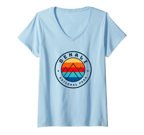 Damen Denali Alaska Mountains Sommer Familienausflug T-Shirt mit V-Ausschnitt von Retro Distressed AK Climbing Camping Hiking Gifts