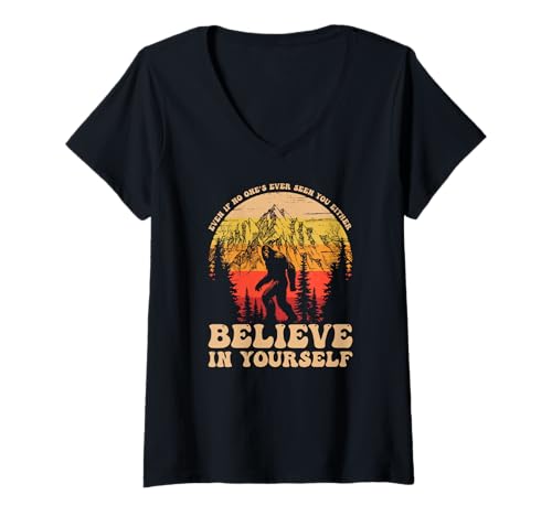 Damen Bigfoot Sasquatch glauben an sich selbst Motivationszitat T-Shirt mit V-Ausschnitt Damen Bigfoot Sasquatch glauben an sich selbst Motivationszitat T-Shirt mit V-Ausschnitt von Retro Sasquatch Bigfoot Lovers Gläubige Design