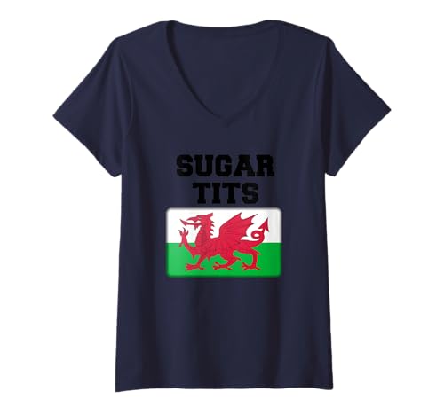 Damen Sugar Tits Funny Rugby Walisisch Spruch Red Dragon Flag of Wales T-Shirt mit V-Ausschnitt Damen Sugar Tits Funny Rugby Walisisch Spruch Red Dragon Flag of Wales T-Shirt mit V-Ausschnitt von Retro Sun Tees