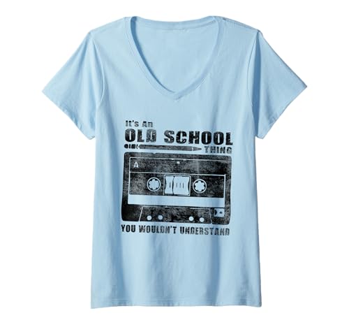 Damen Es ist eine Sache der Alten Schule, die du Retro Nicht verstehen würdest T-Shirt mit V-Ausschnitt Damen Es ist eine Sache der Alten Schule, die du Retro Nicht verstehen würdest T-Shirt mit V-Ausschnitt von Retro Vibes Apparel Co.
