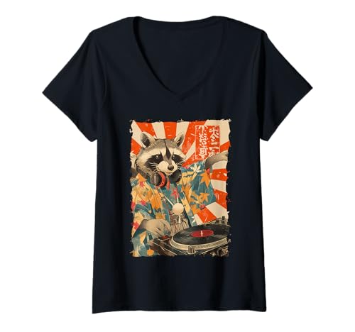 Damen DJ Waschbär Kimono Plattenspieler – Kanji Japanische Musik T-Shirt mit V-Ausschnitt Damen DJ Waschbär Kimono Plattenspieler – Kanji Japanische Musik T-Shirt mit V-Ausschnitt von Retro-Vibes Party Tier Geschenk Mit Tokio Stil