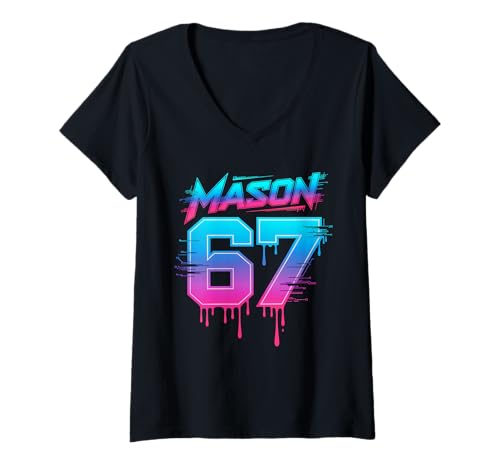Damen Mason 67 Drip Aesthetic T-Shirt mit V-Ausschnitt Damen Mason 67 Drip Aesthetic T-Shirt mit V-Ausschnitt von Retro Vibrant 80s Urban Style Graphics
