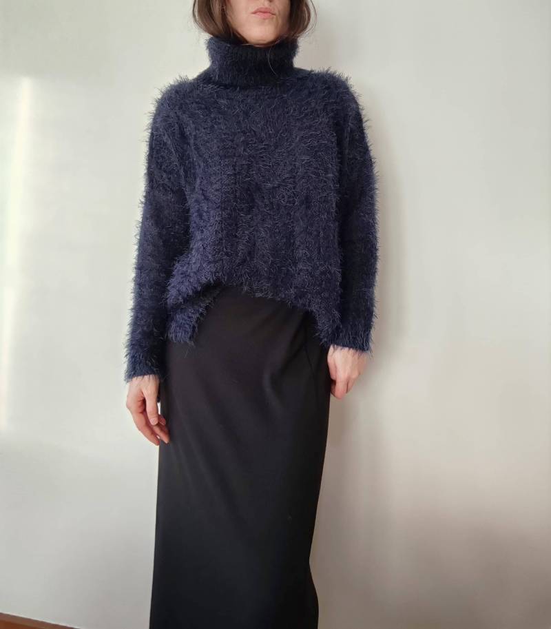 Frauen Rollkragenpullover Dunkelblau Strick . Rollkragen Blauer Strickpullover. Blauer Rollkragenpullover von RetroBaloon