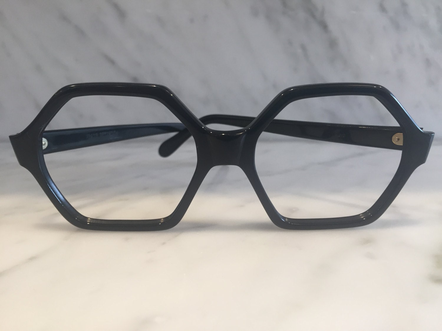 Nos Vintage Sechseckige Schwarze Brille Nos Vintage Sechseckige Schwarze Brille von RetroCatEyewear