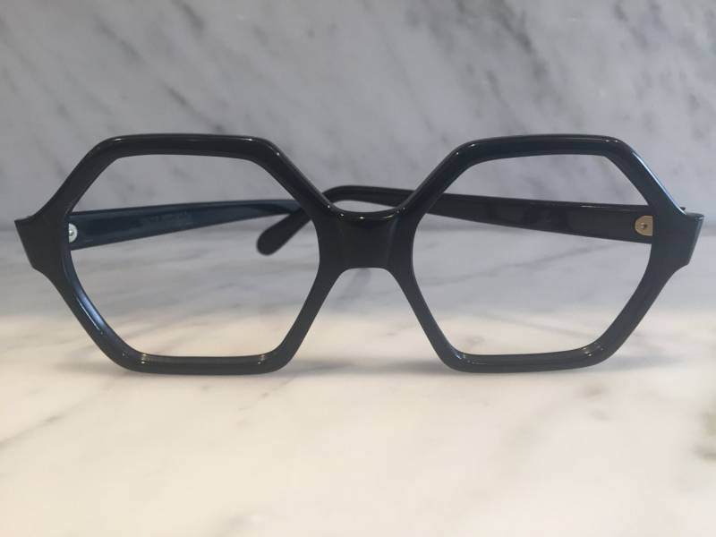 Nos Vintage Sechseckige Schwarze Brille Nos Vintage Sechseckige Schwarze Brille von RetroCatEyewear