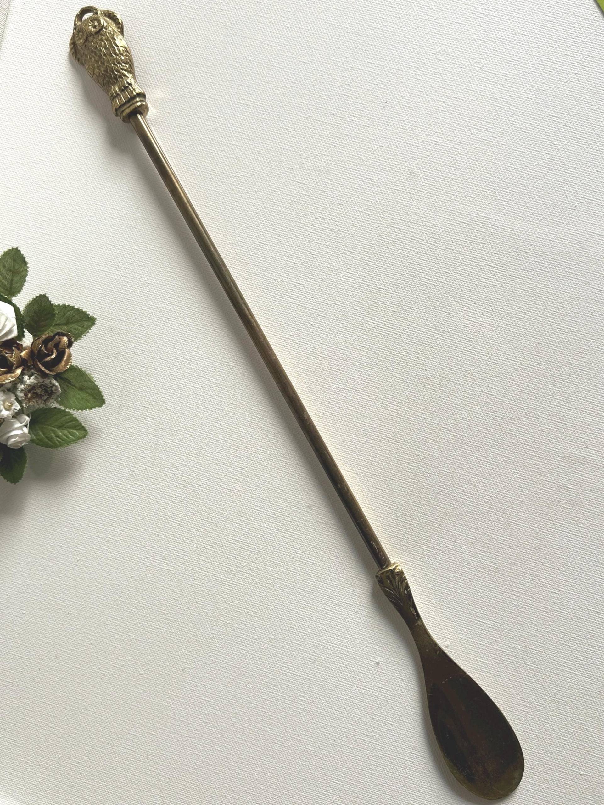 Ein Vintage-Schuhlöffel Aus Massivem Messing Der Mitte Des Jahrhunderts in Eulenform von RetroCommode