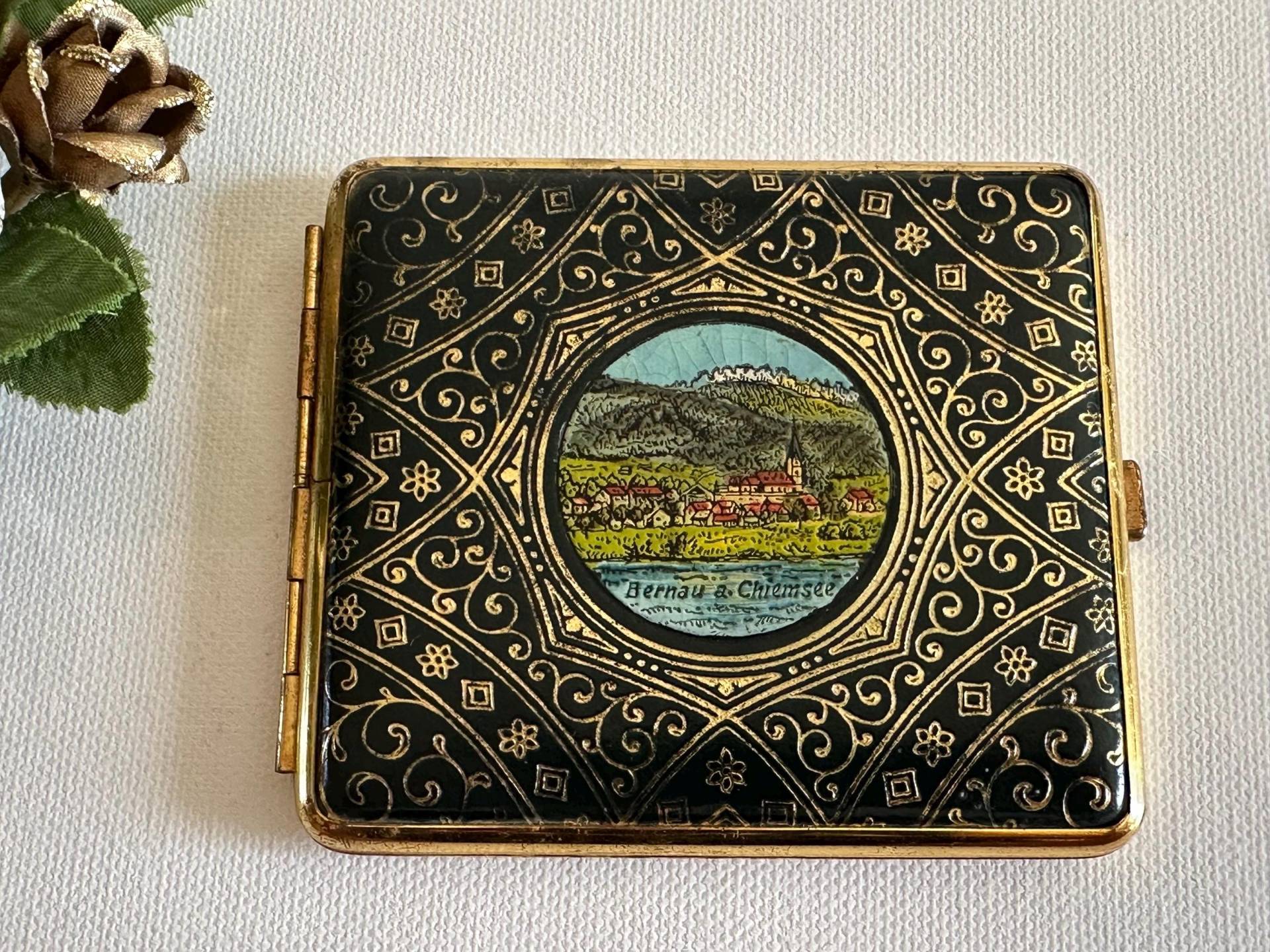 Vintage Zigarettenetui Zum Aufbewahren Von Zigaretten von RetroCommode
