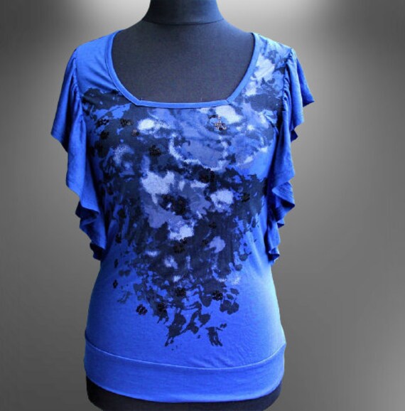 Blaues Blumen Top T Shirt Frauen Vintage Bluse T-Shirt Geschenk Für Sie Größe M von RetroFashionistaShop