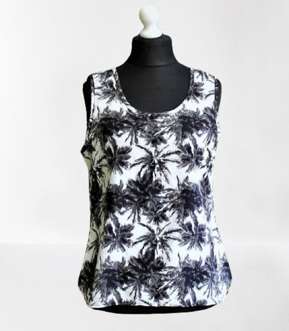Bluse Vintage Schwarz Grau Weiß Frauen Sleevlesss Sommer Palme Druck Größe L von RetroFashionistaShop