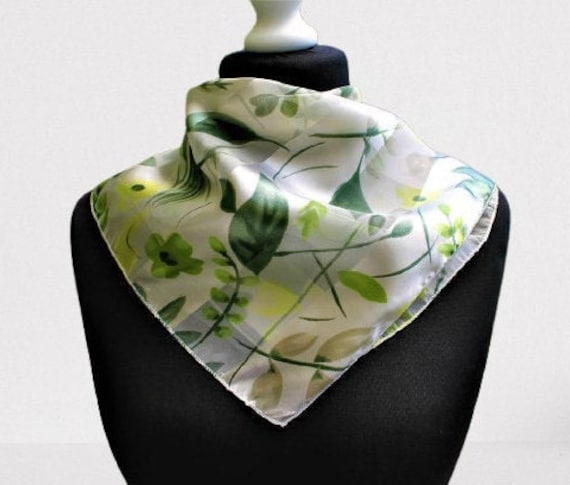 Kleines Halstuch Vintage Weiß Grün Floral Frauen Accessoire Geschenk Für Sie von RetroFashionistaShop