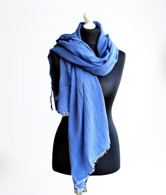 Schal Extra Große Blaue Wolle Modal Vintage Made in Nepal Unisex Geschenk Für Sie Ihn von RetroFashionistaShop