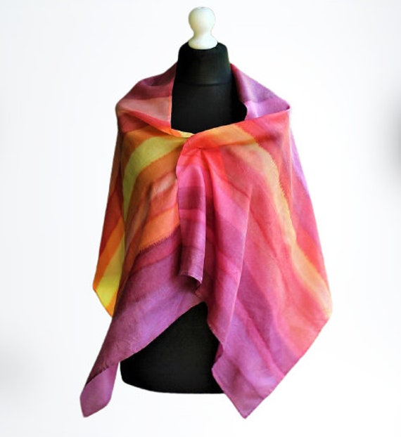 Schal Rot Lila Batik Handgemacht Vintage Gelb Accessoire Sommer Seide Geschenk Für Sie von RetroFashionistaShop